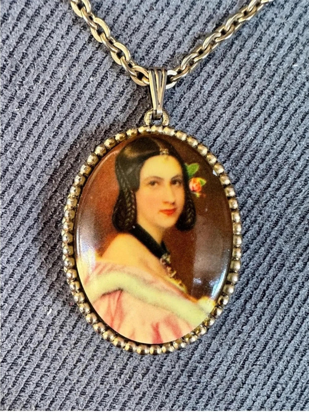 vintage Medana portrait watch pendant necklace